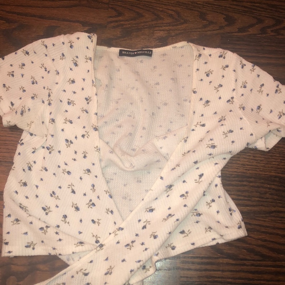 Brandy Melville Cute Wrap top!